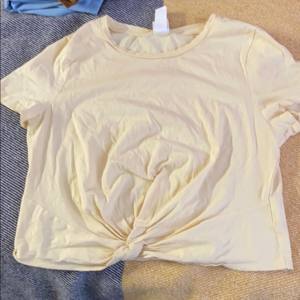 Light yellow tee